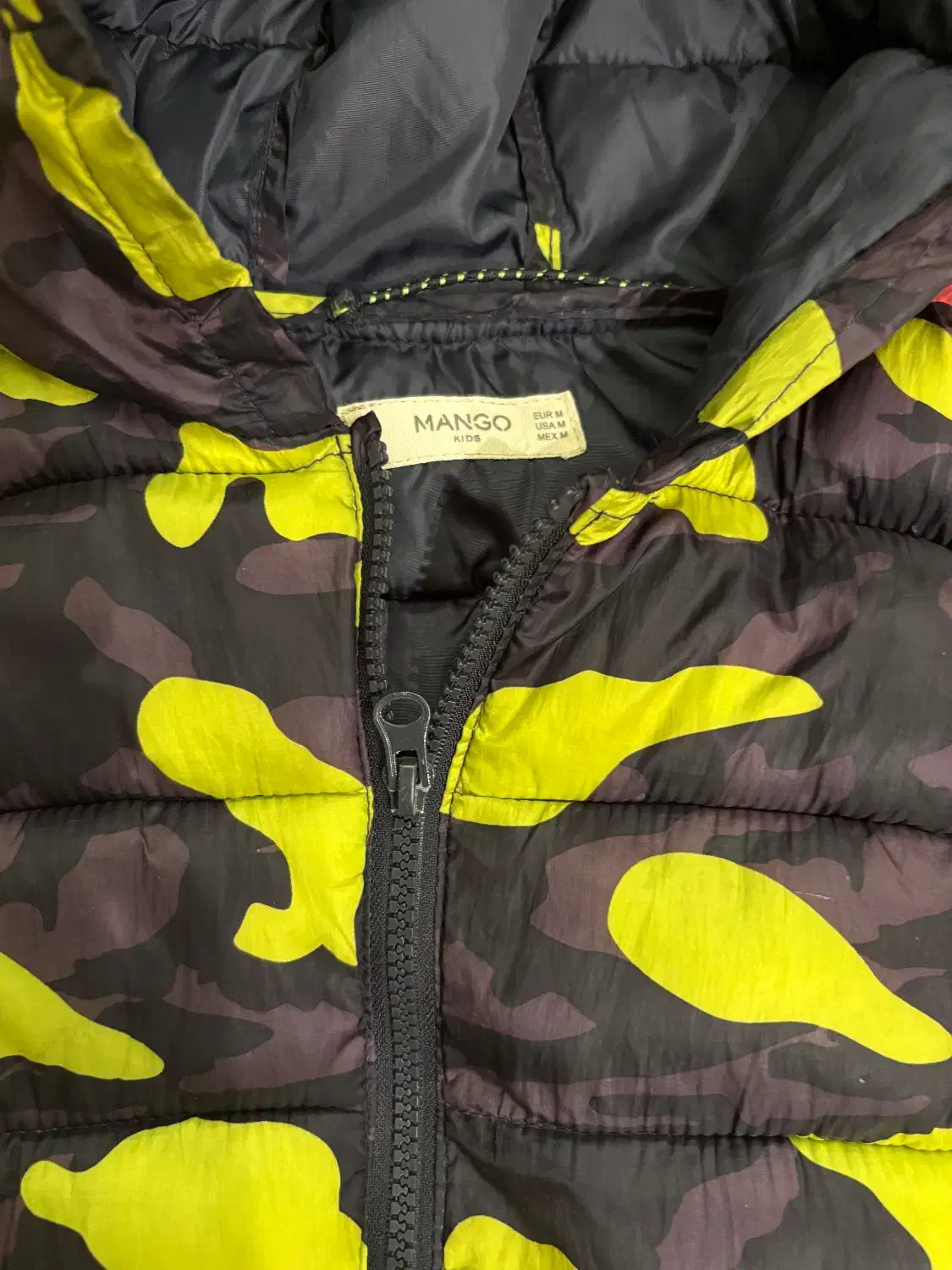 جلیقه بچه|لباس|رشت, گلسار|دیوار