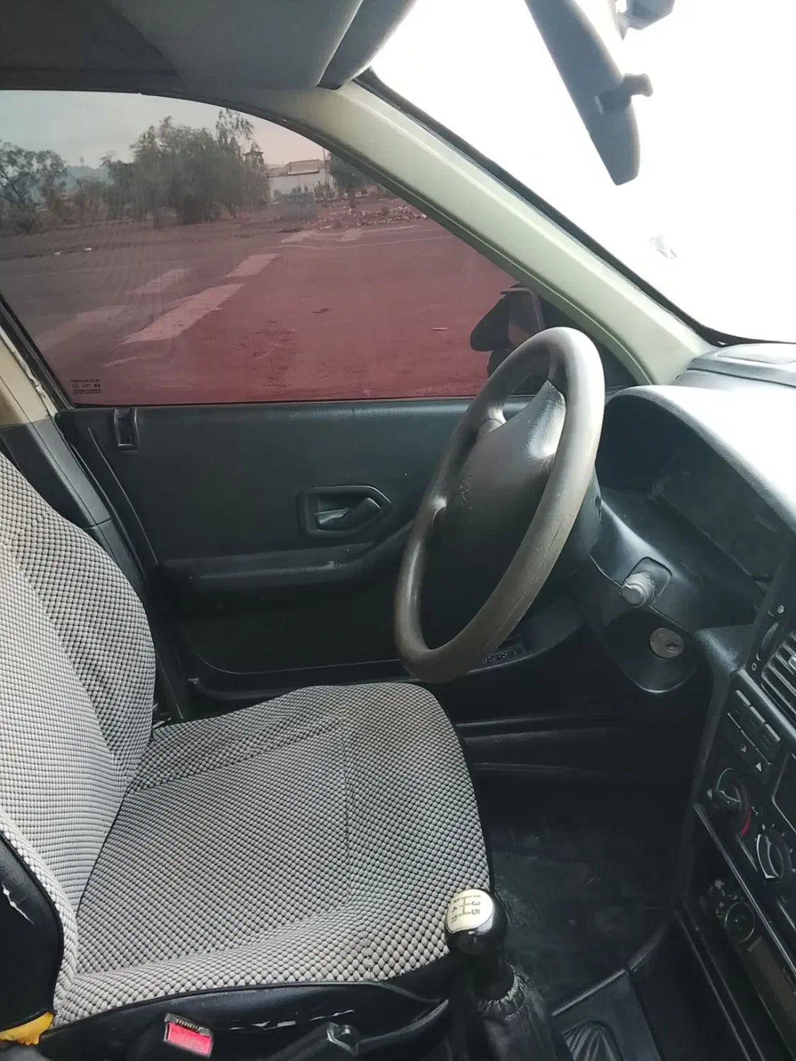 پژو ۴۰۵. شاسی پلم بدون افتاب سوختگی|خودرو سواری و وانت|کهنوج, |دیوار