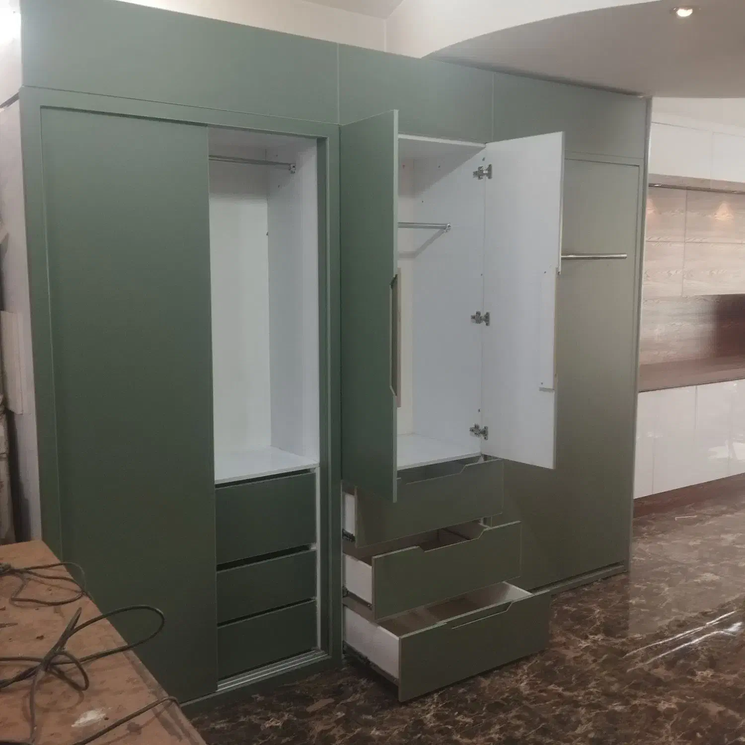 کمد دیواری کف نمایشگاه نو ولی به قیمت کار کره|جاکفشی، کمد، دراور|شهریار, شهریار|دیوار