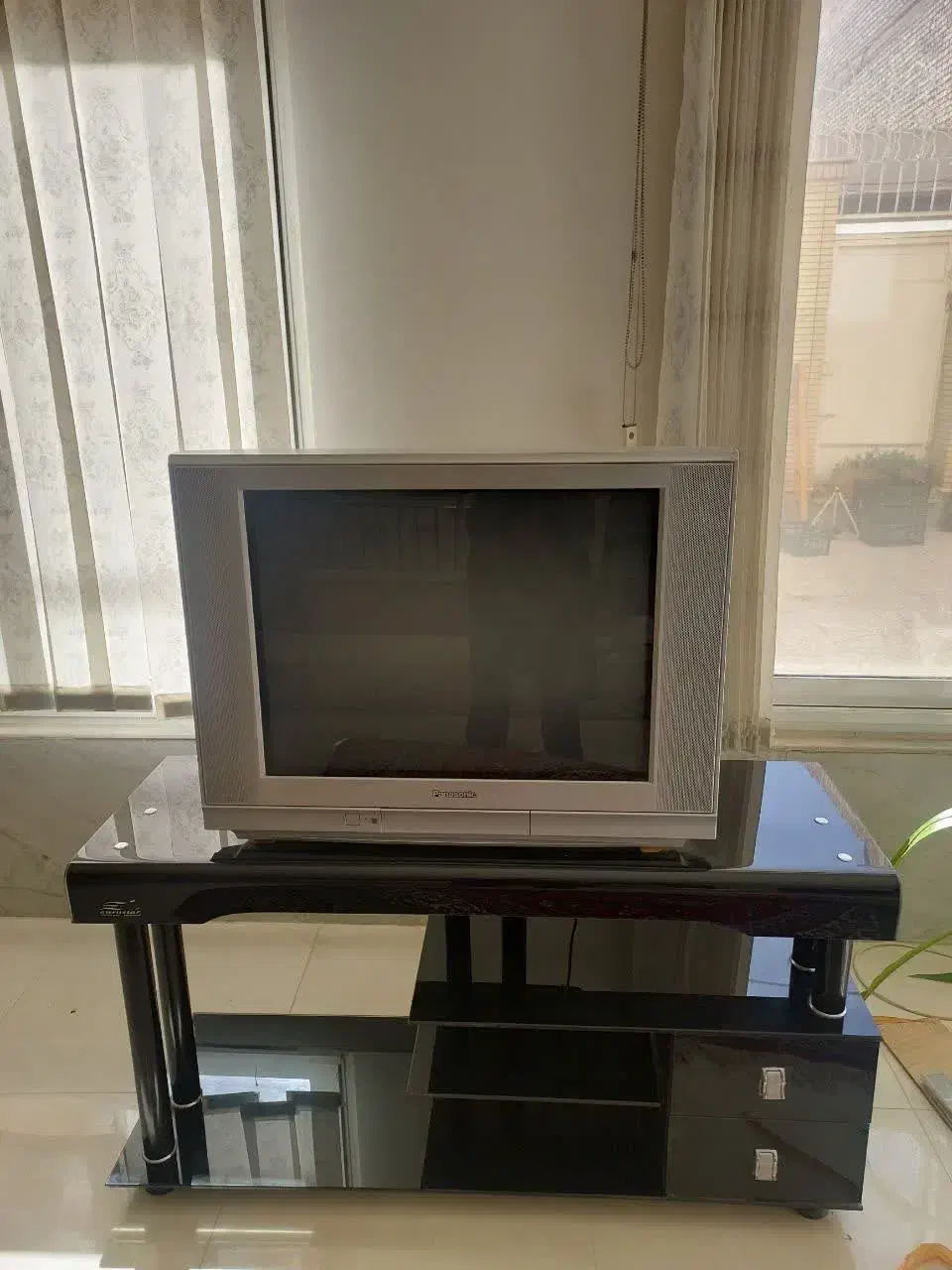 تلویزیون و زیر تلویزیونی|تلویزیون و پروژکتور|برخوار, |دیوار