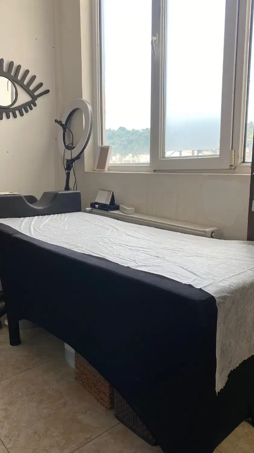 تخت مژه|آرایشگاه و سالن‌های زیبایی|لاهیجان, انقلاب|دیوار