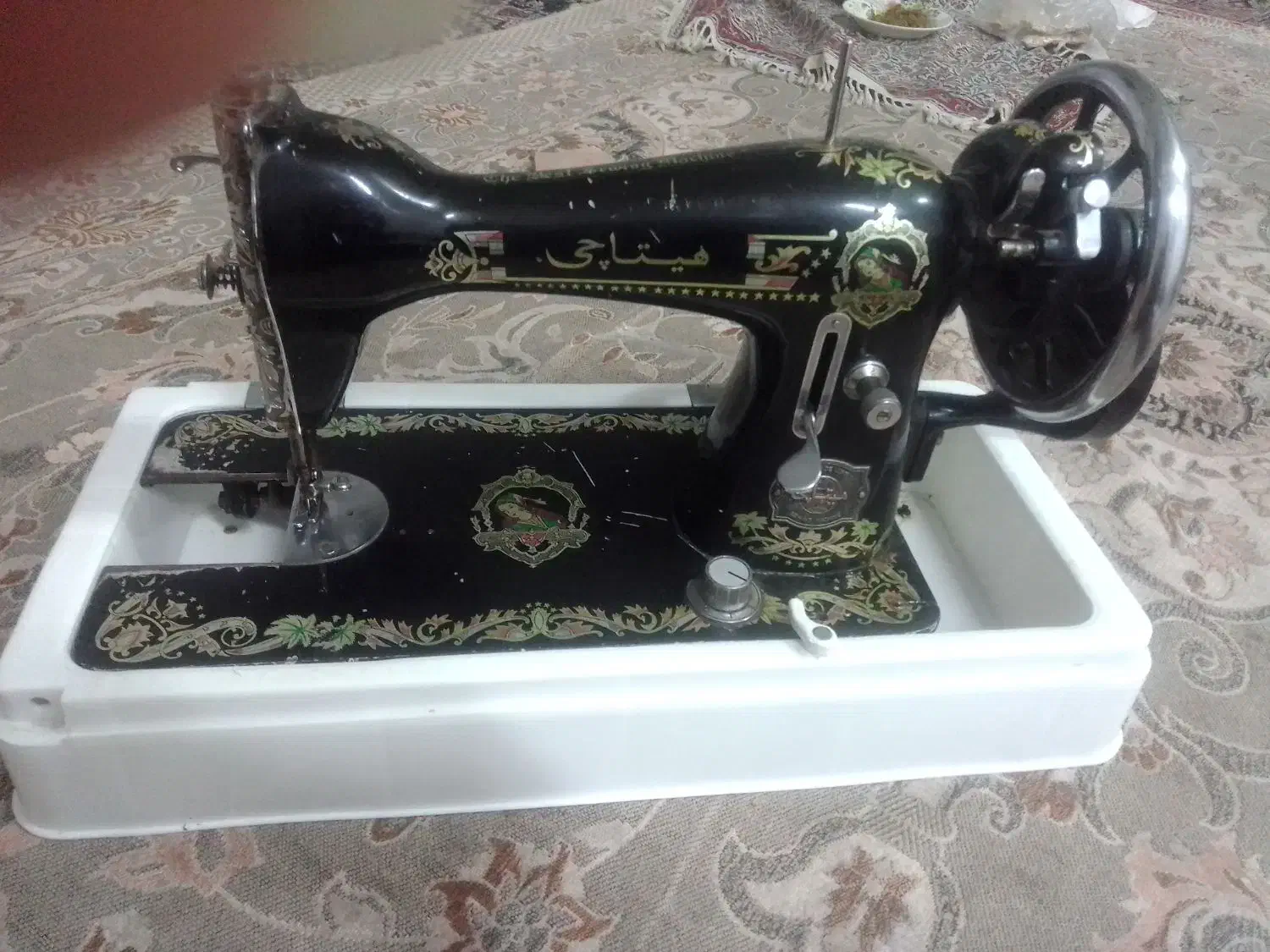 چرخ خیاطی هیتاچی قدیمی|لوازم خیاطی و بافتنی|لنجان, |دیوار