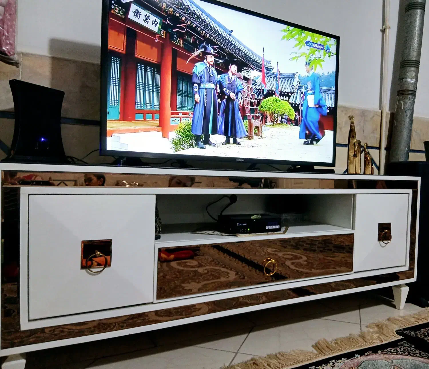 میز TV آئینه کنسول|میز تلویزیون|پاکدشت, پاکدشت (مامازند)|دیوار