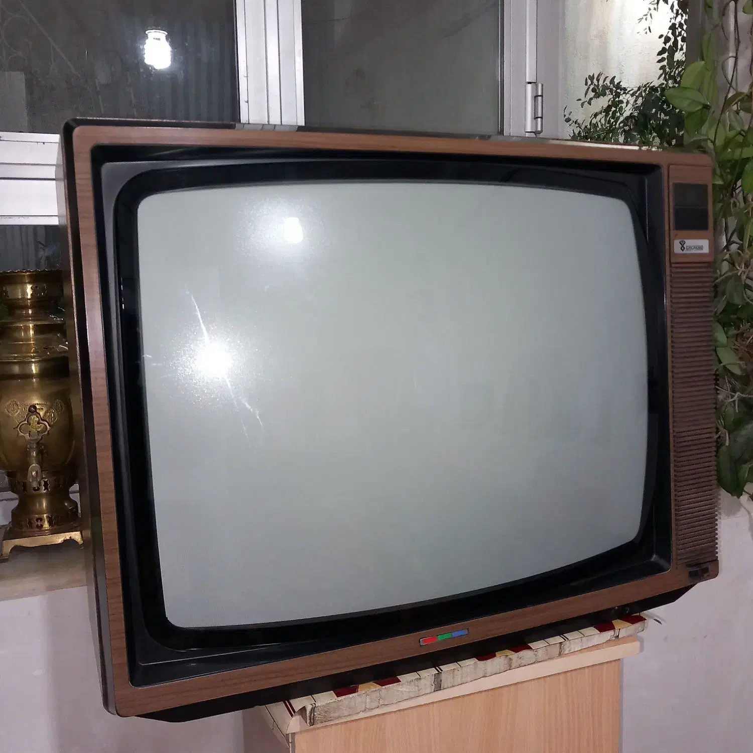 تلوزیون چوبی 29اینچ عتیقه فروشی|کلکسیون اشیاء عتیقه|آذرشهر, |دیوار