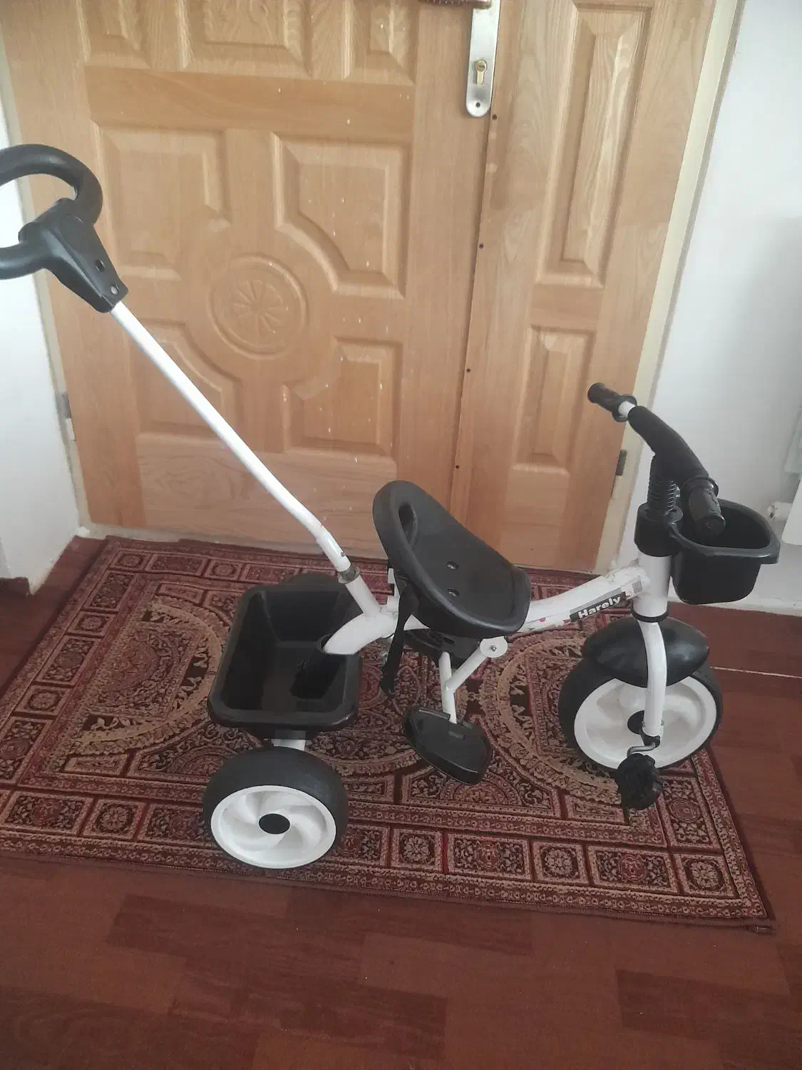 سه چرخه|دوچرخه، اسکیت، اسکوتر|اهر, |دیوار