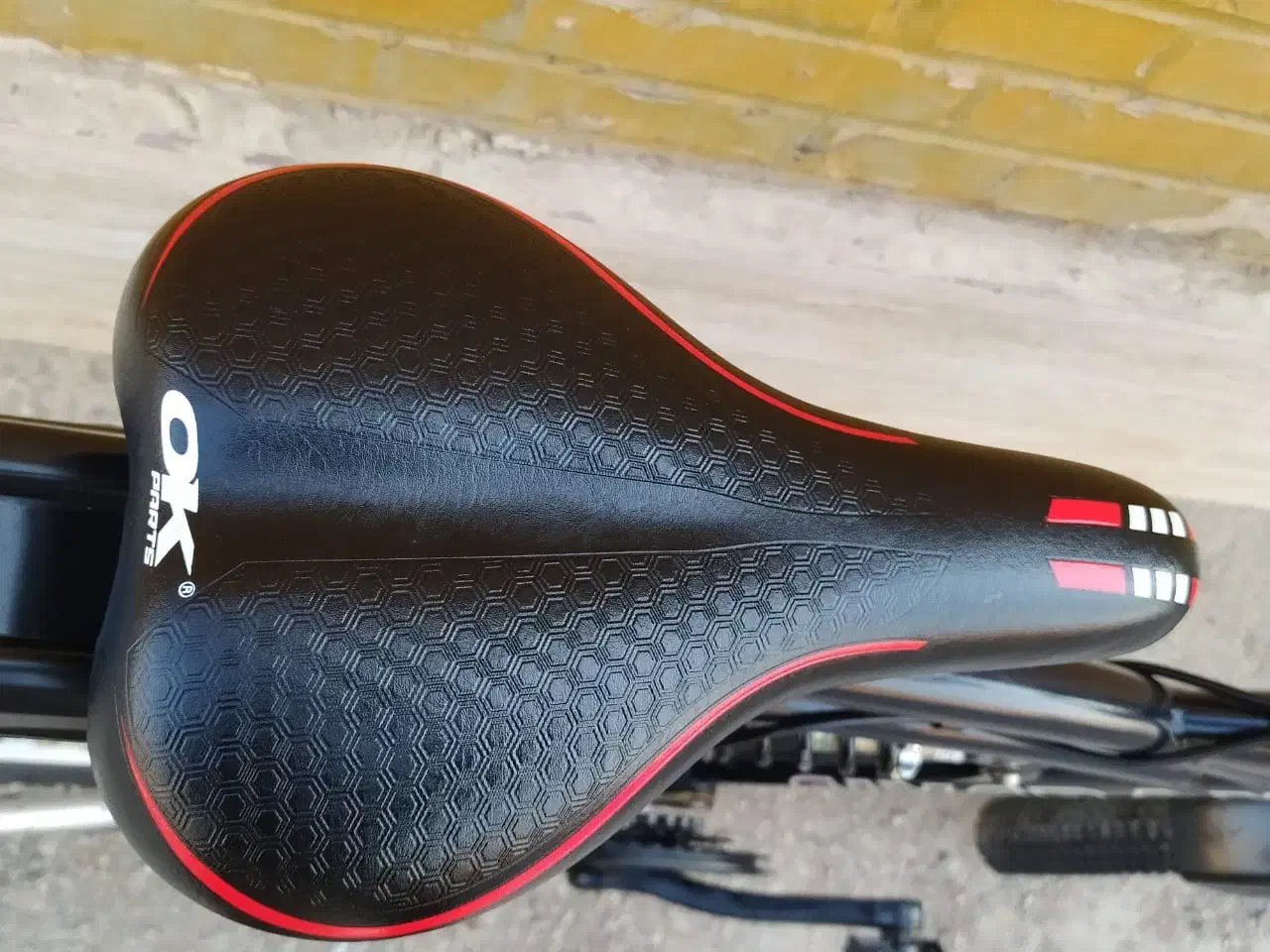 دوچرخه26دنده‌ای کمکدارفنری رینگ آلمینیومی در حد نو|دوچرخه، اسکیت، اسکوتر|آبادان, |دیوار