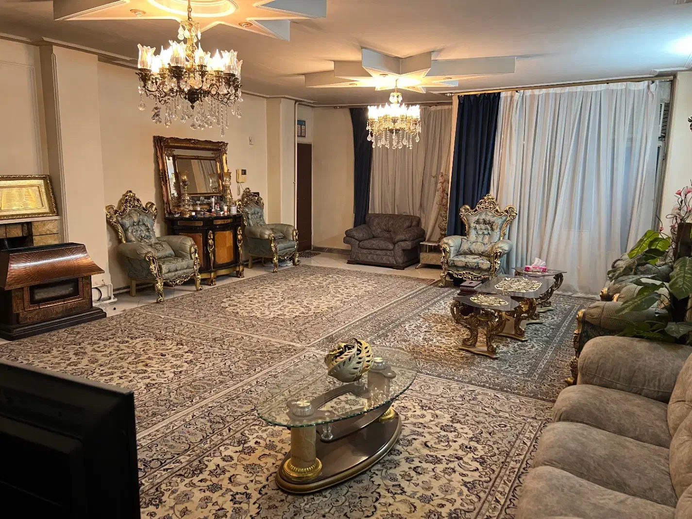 آپارتمان ۱۱۰ متری ورامین خیابان طالقانی|اجارهٔ آپارتمان|ورامین, ورامین|دیوار