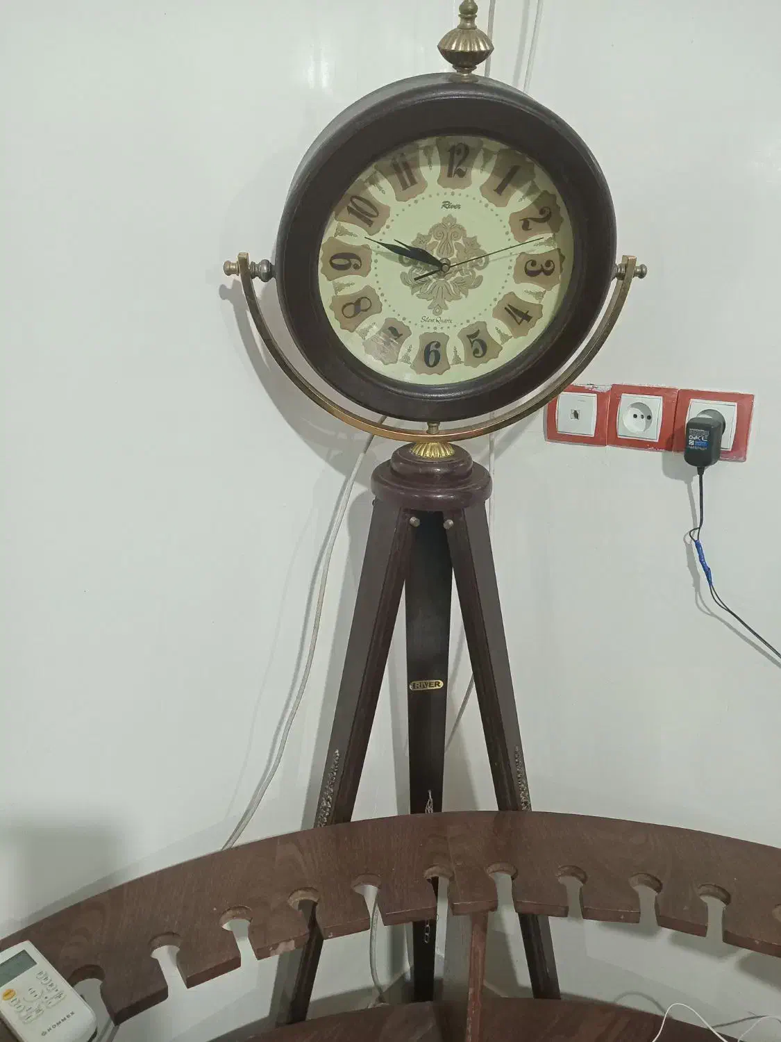 ساعت ایستاده|ساعت دیواری و تزئینی|شوشتر, |دیوار