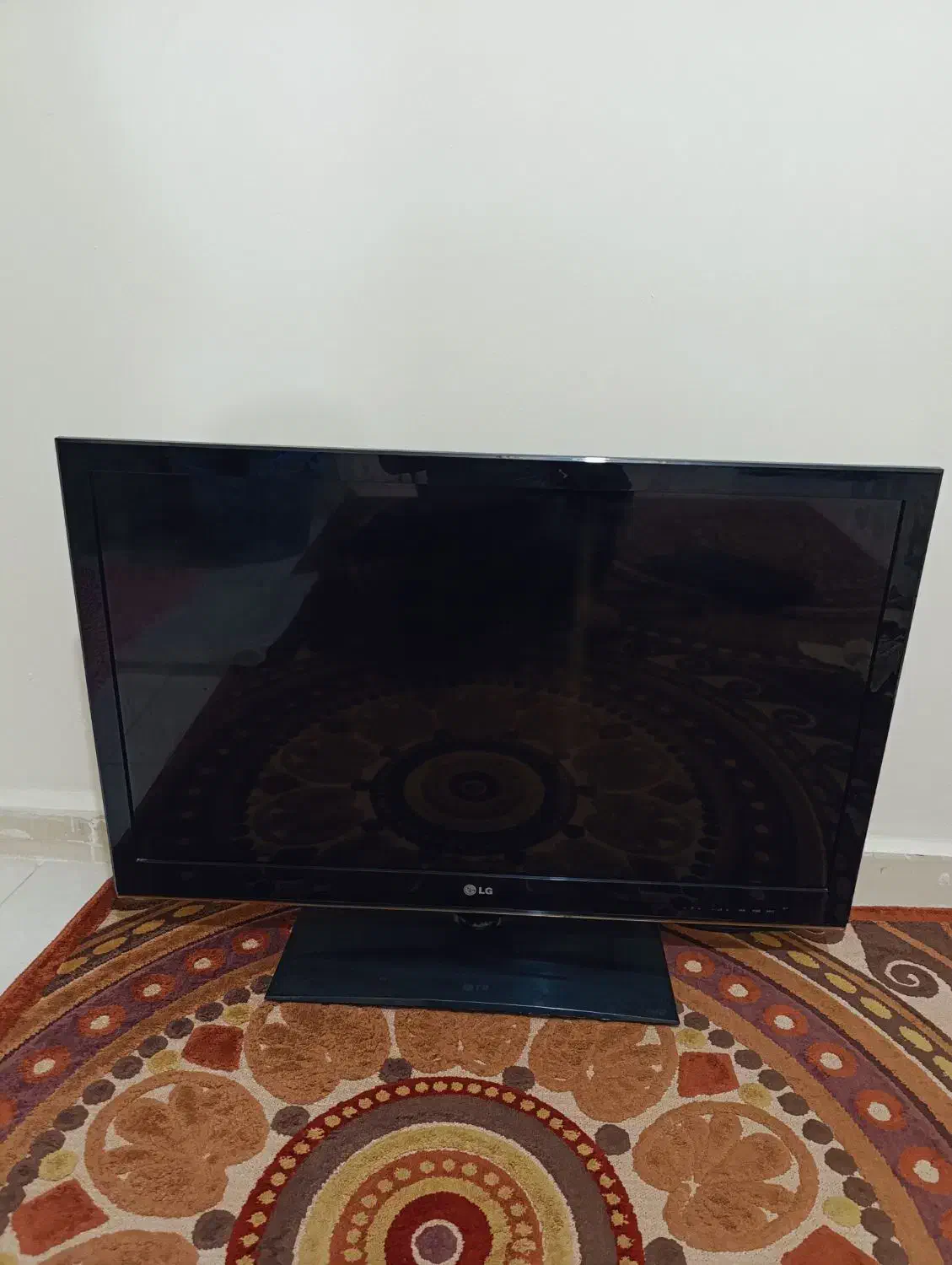 تلویزیون ۳۷ اینچ LG و یکدستگاه DVD LGفروشی|تلویزیون و پروژکتور|اندیشه, اندیشه فاز ۱|دیوار