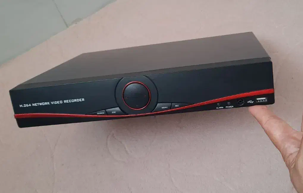 دی وی ار ۸ کانال همراه با دوربین|دوربین مداربسته|قم, ولیعصر|دیوار