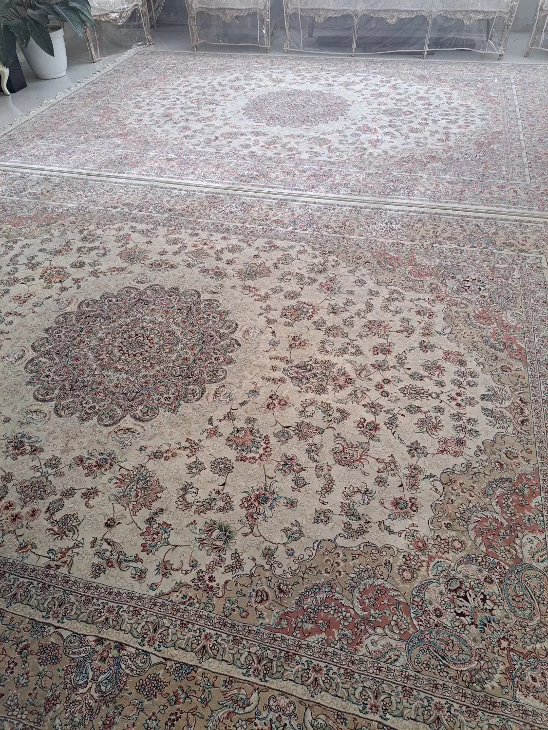 یک جفت فرش ۹ متری. فرش مشهد|فرش|مشهد, هنرستان|دیوار