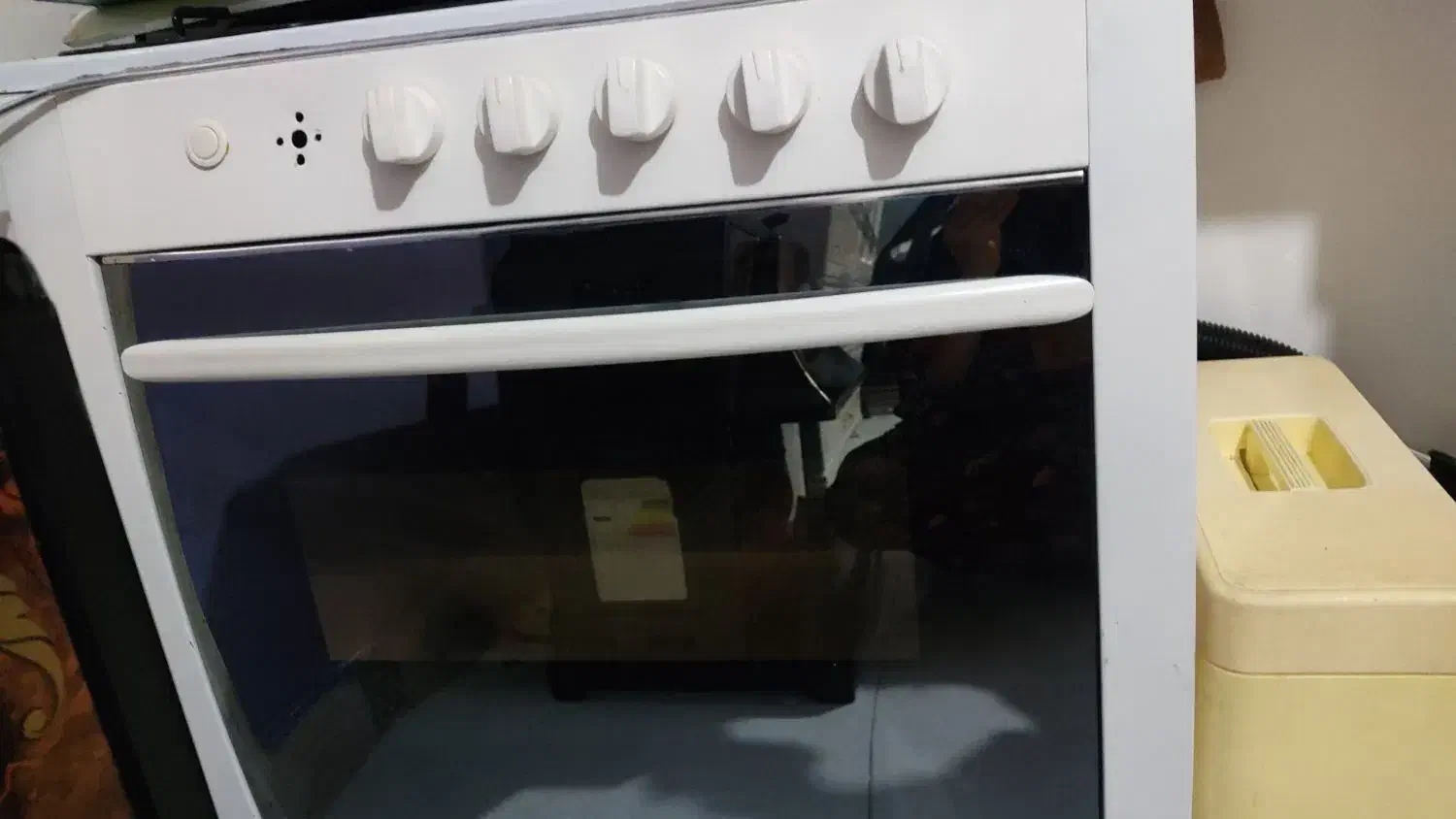 یک عدد اجاق گاز و تلوزیون و میزش ب فروش میرسد|اجاق گاز و لوازم برقی پخت‌وپز|حاجی آباد, |دیوار