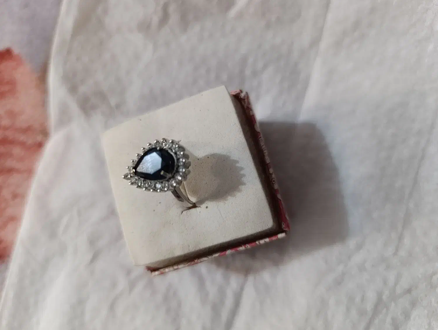 دستبند و انگشتر طلا برلیان و یاقوت کبود|جواهرات|لنجان, |دیوار