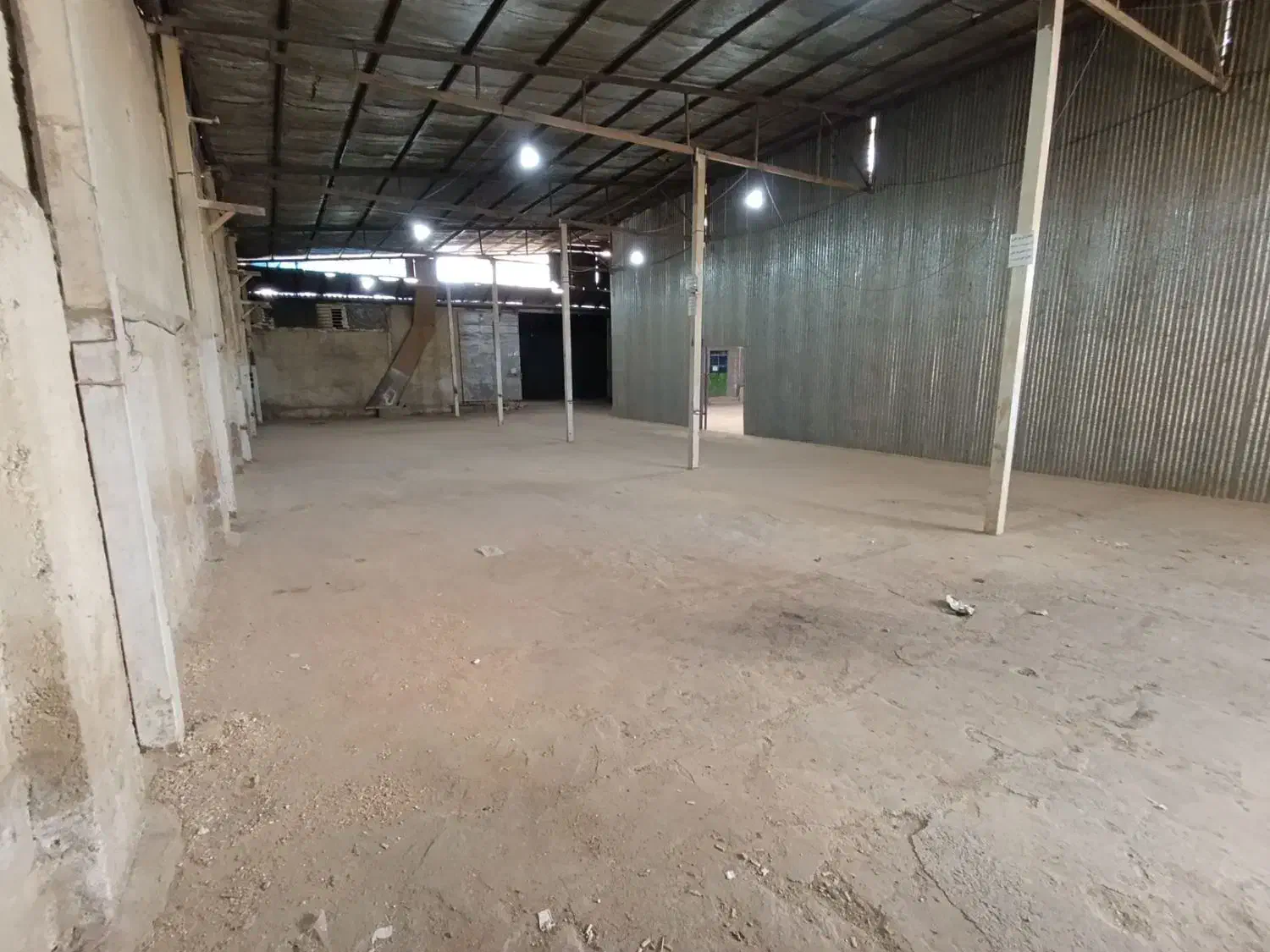 سوله کارگاه ۷۵۰متری با آب و برق|اجارهٔ دفتر صنعتی، کشاورزی، تجاری|اسلامشهر, شهرک واوان|دیوار