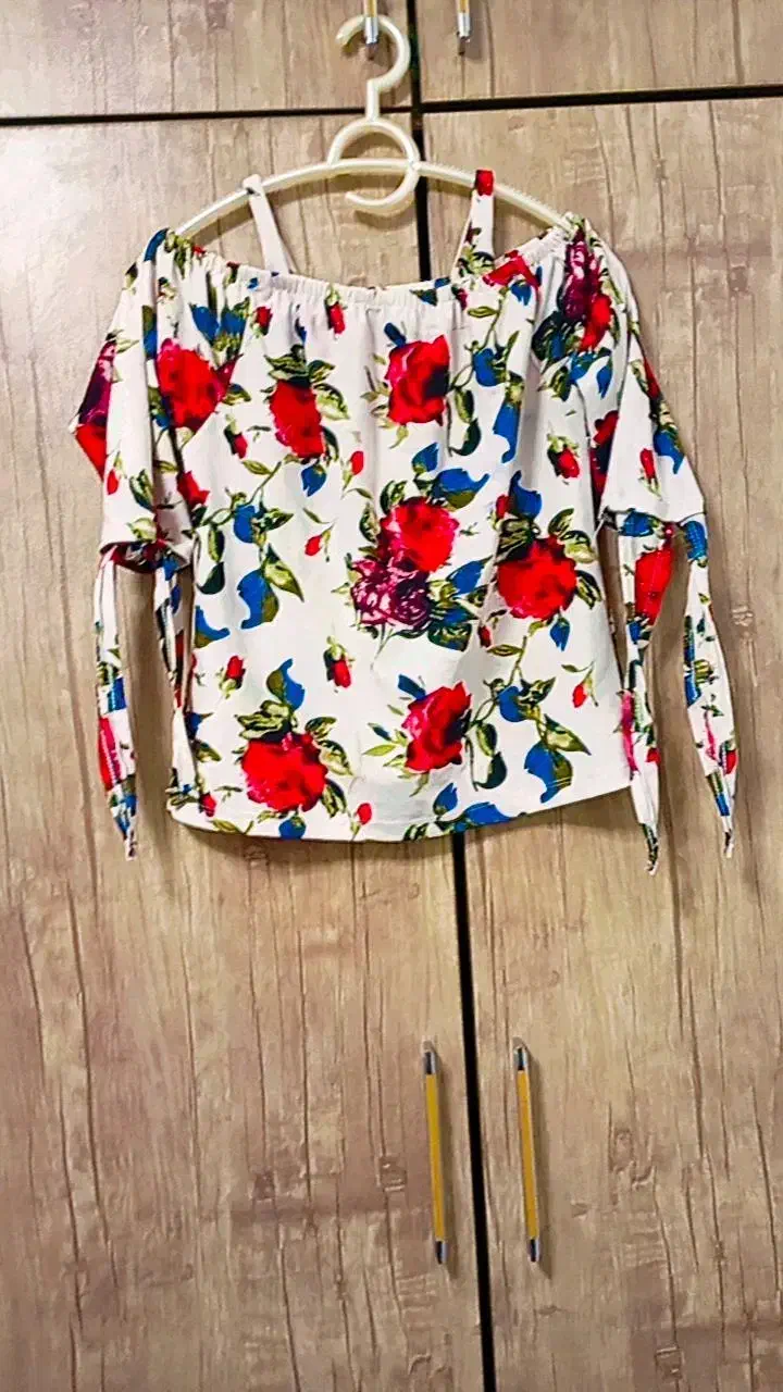 شومیز یلدایی|لباس|رشت, پیرکلاچای|دیوار