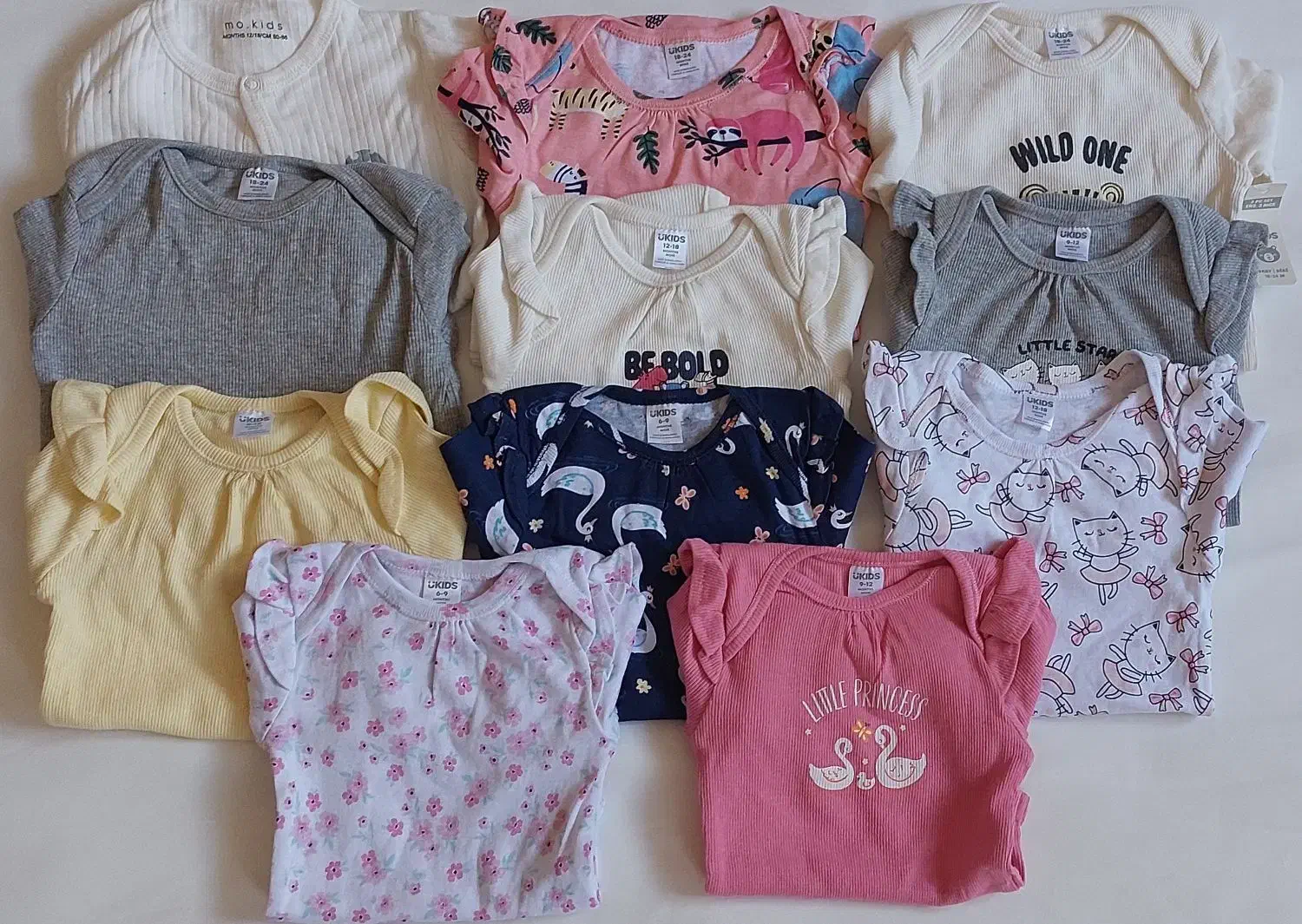 پوشاک کودک نوزاد بچگانه سیسمونی|کفش و لباس بچه|خرم‌آباد, |دیوار