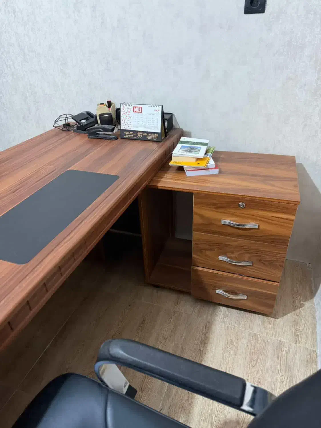 میز و صندلی مدیریت|دفتر کار|سلماس, |دیوار