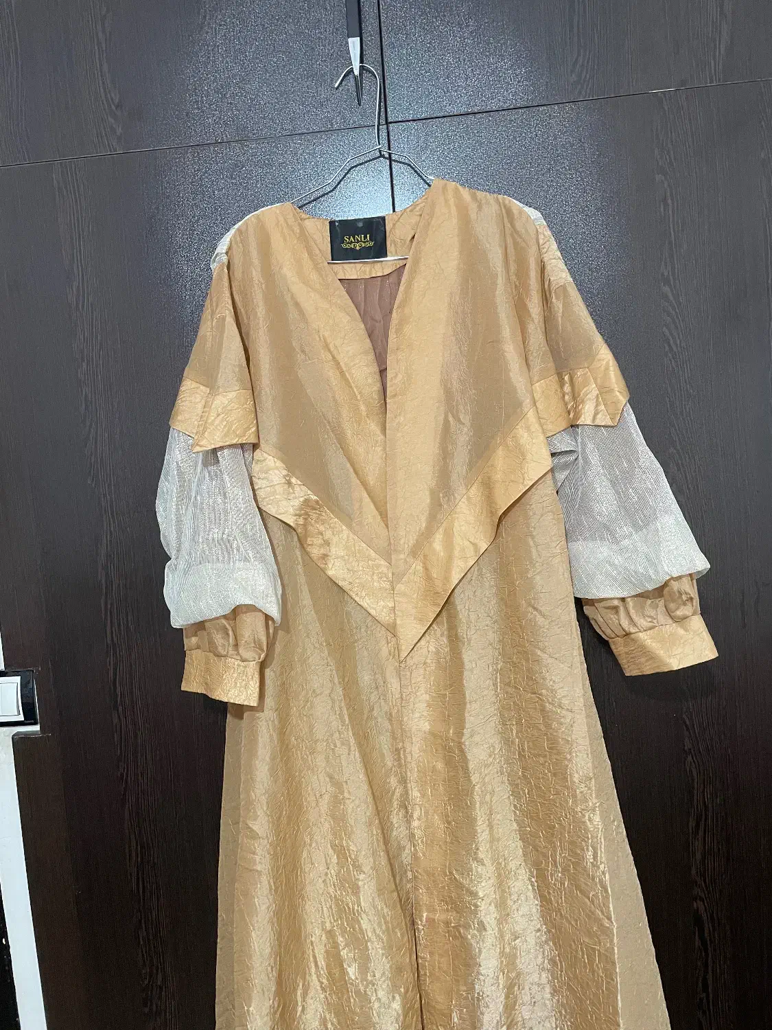 مانتو مجلسی مزونی|لباس|رشت, سعدی (تختی)|دیوار