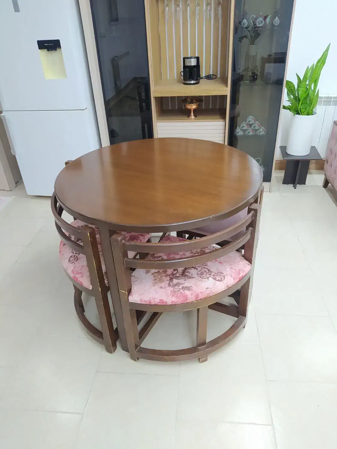 میز غذاخوری ۴ نفره|میز و صندلی غذاخوری|آستانه اشرفیه, |دیوار