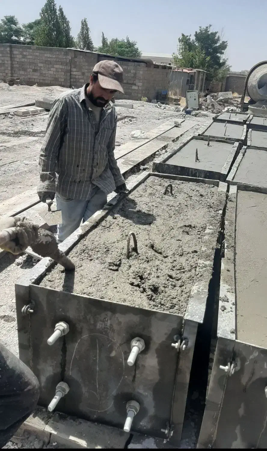 اجاره ۲۵۰۰ متری جهت ساخت بلوک سبک و قطعات بتنی|اجارهٔ دفتر صنعتی، کشاورزی، تجاری|کرمان, |دیوار