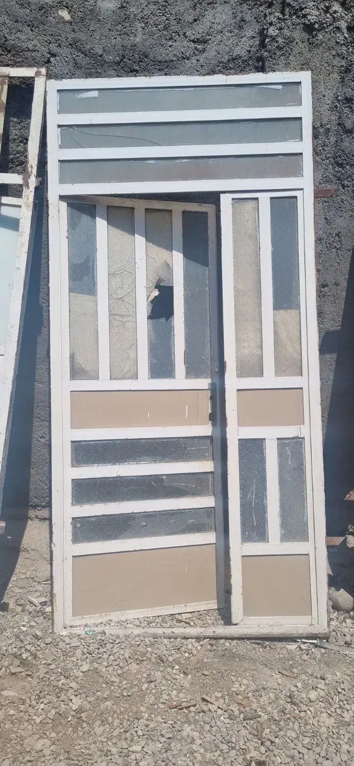 خریدار درب های اهنی و المینیومی|مصالح و تجهیزات ساختمان|اهواز, کیانشهر|دیوار