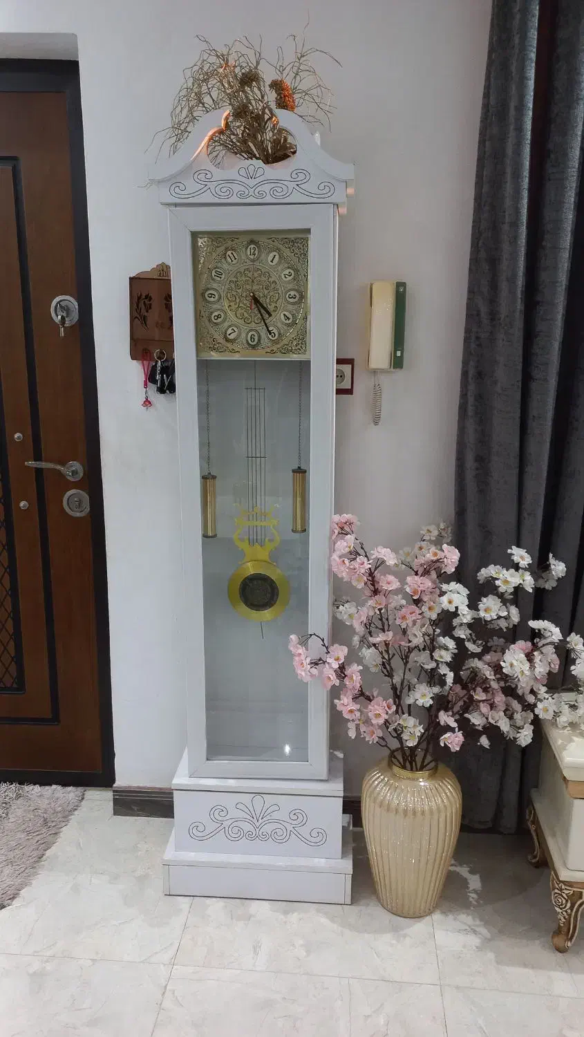 ساعت ایستاده سالم بشرط کار|ساعت دیواری و تزئینی|لشت نشا, |دیوار