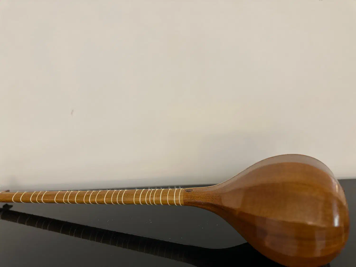 سه تار|سازهای سنتی|تهران, چیتگر شمالی|دیوار