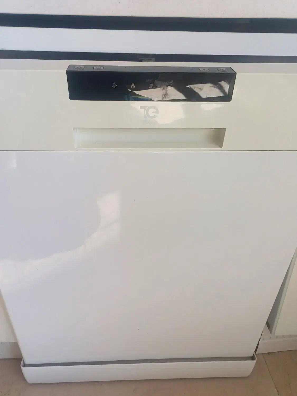 ماشین ظرفشویی و لباسشویی سالم و تمیز|ماشین لباسشویی و خشک‌کن لباس|رودهن, |دیوار