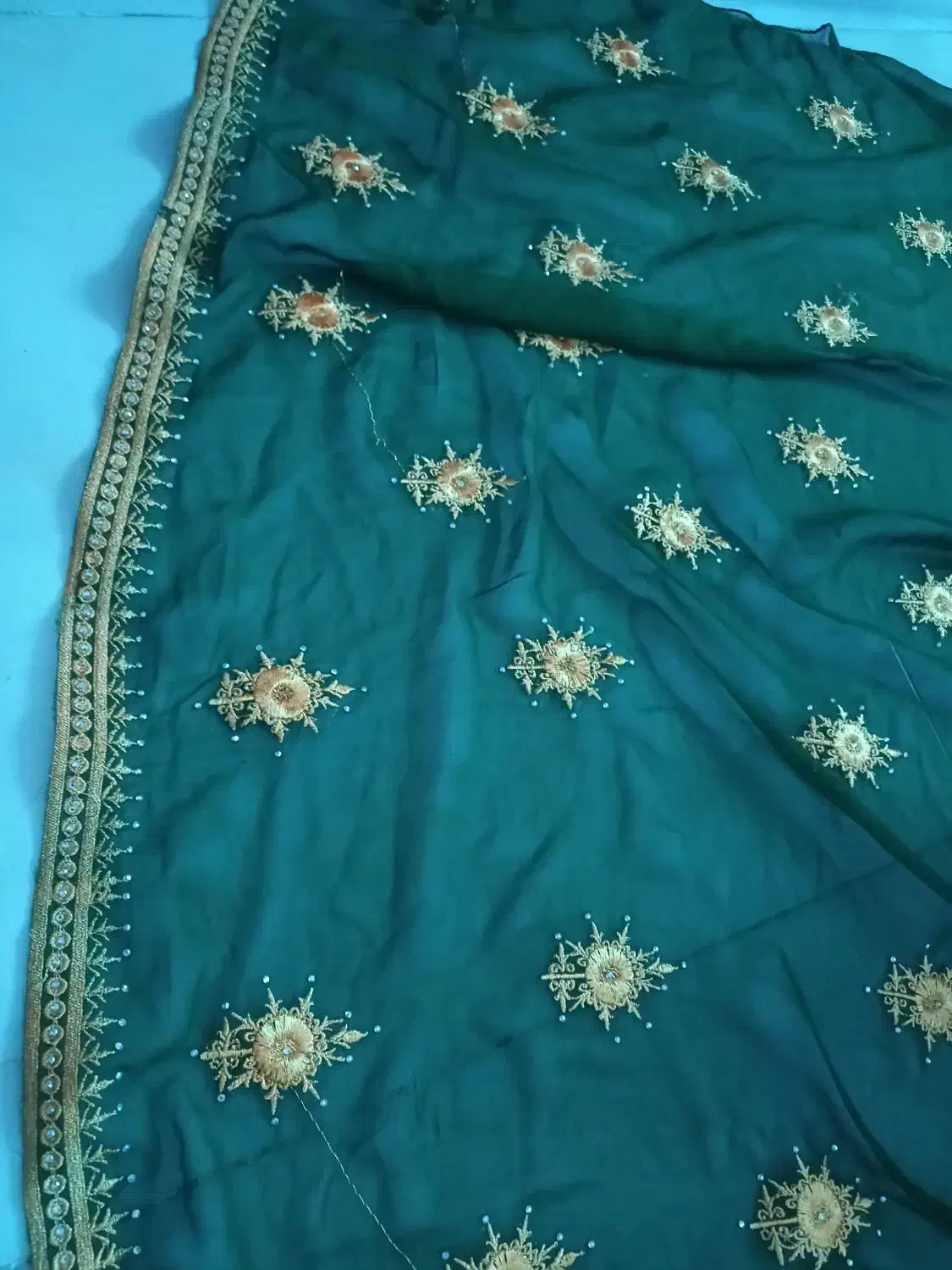 لباس هندی|لباس|قشم, |دیوار