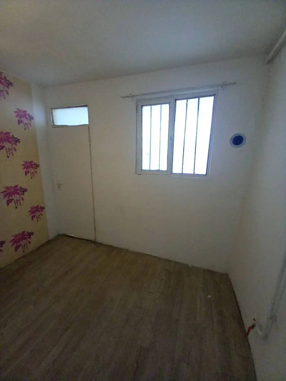 تک واحد|اجارهٔ آپارتمان|رشت, چله خانه|دیوار