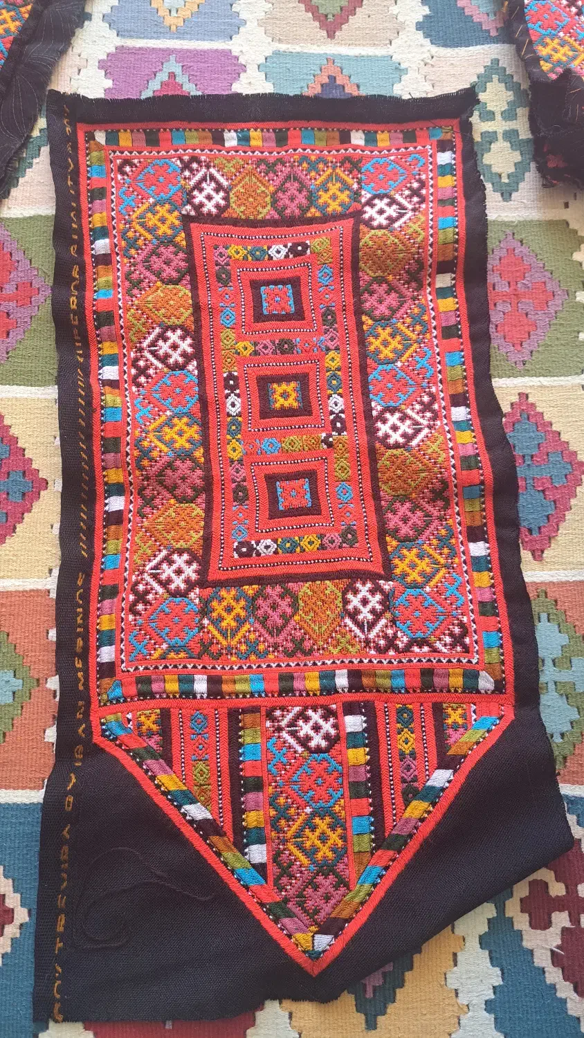 زی آستین بسیار تمیز و خوش رنگ|لباس|سراوان, |دیوار