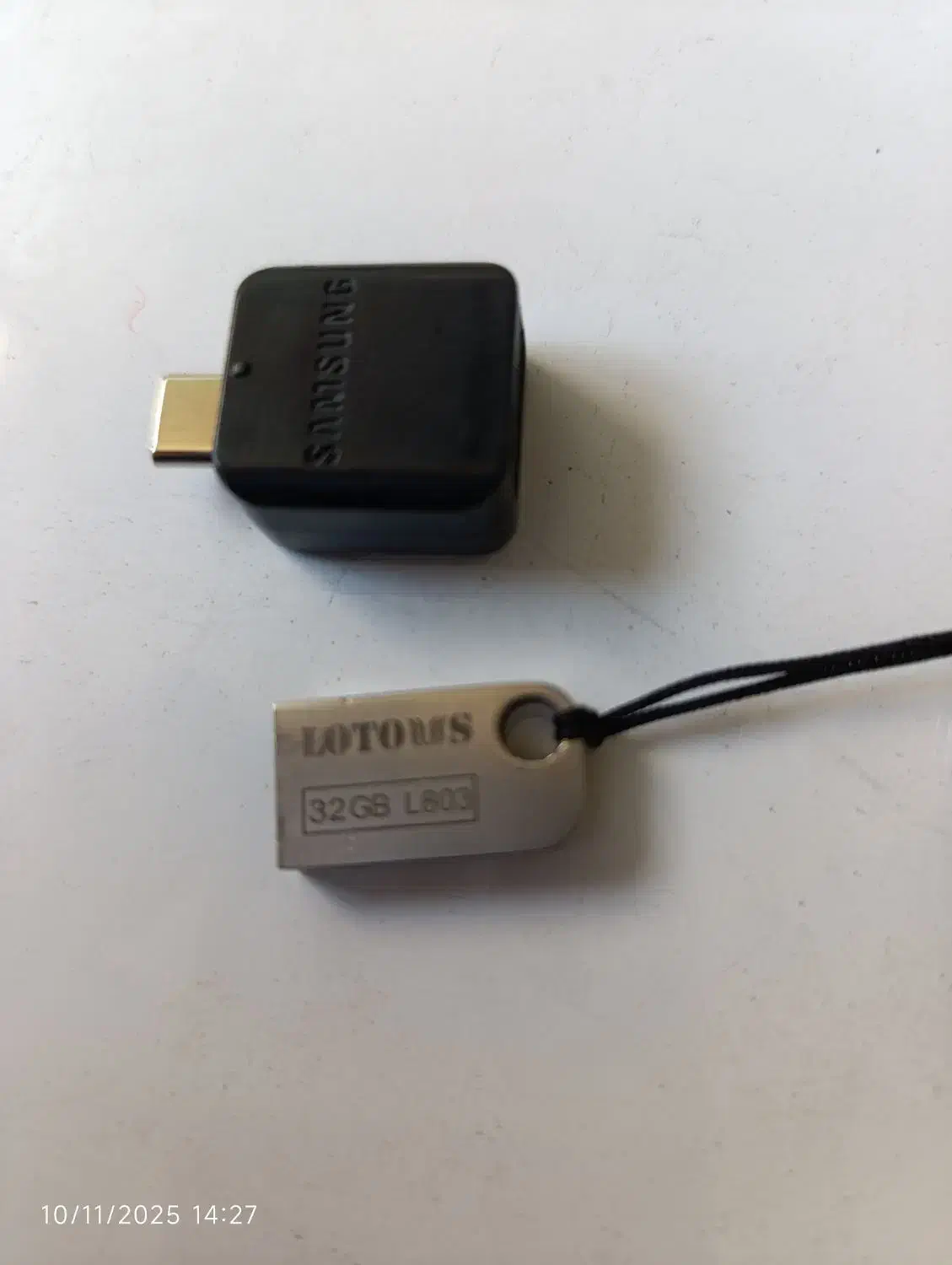 فلش مموری 32گیگ|قطعات و لوازم جانبی رایانه|قم, باغ شازده|دیوار