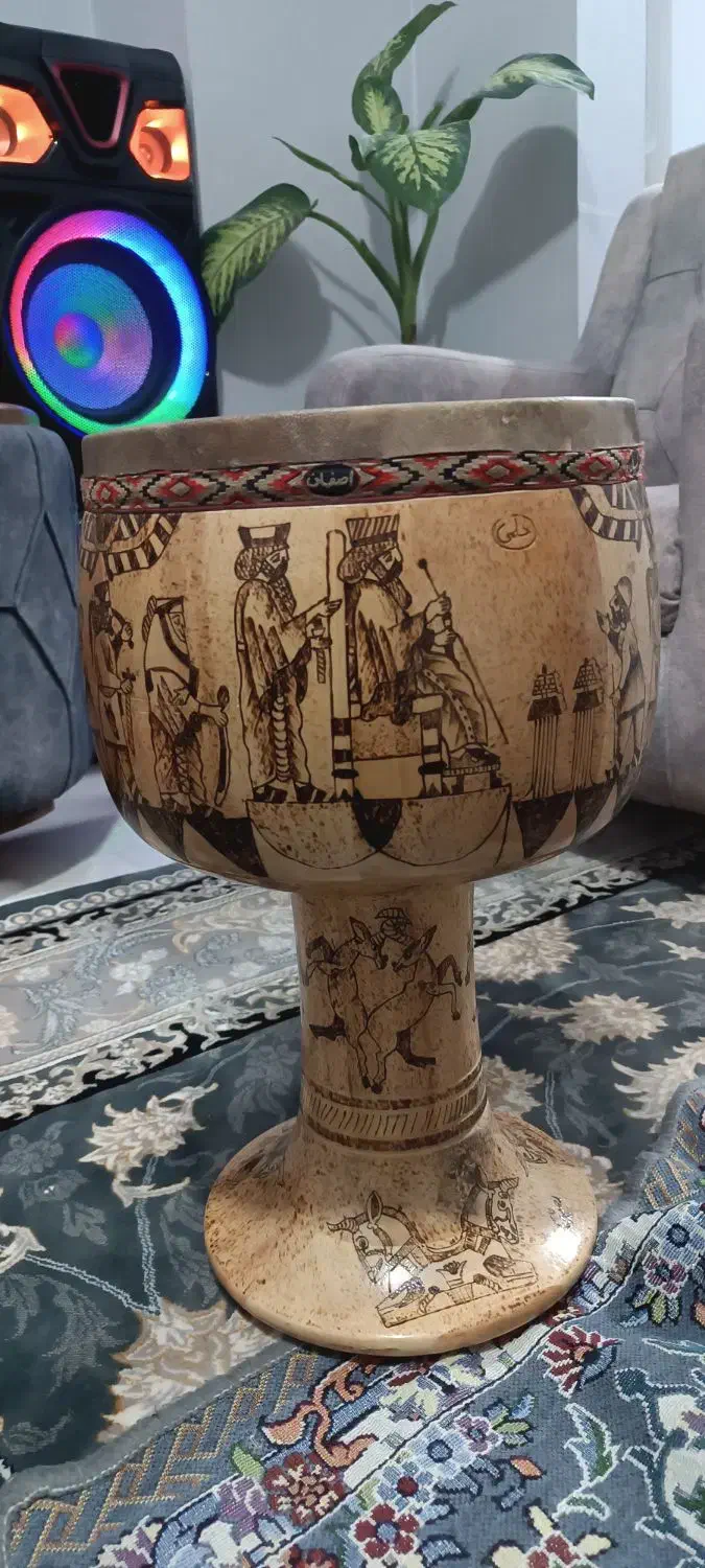 عالی خوش صدا|درام و پرکاشن|اشتهارد, |دیوار