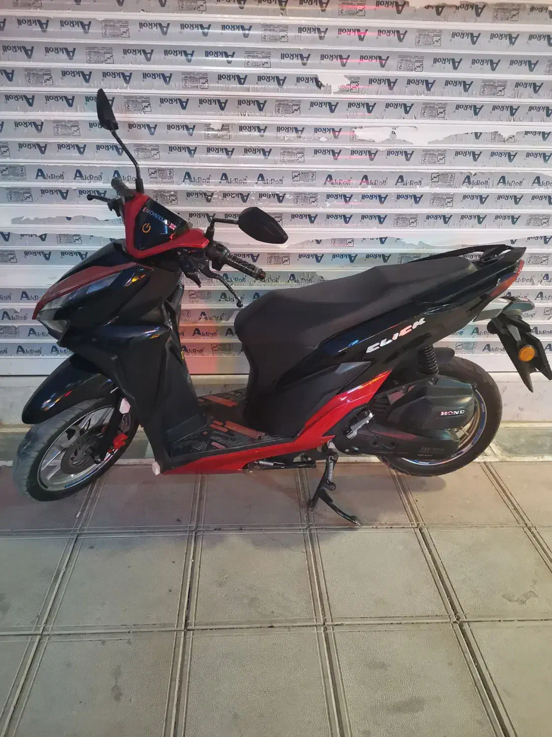 موتور طرح کلیک هانی|موتورسیکلت|پرند, فاز ۶|دیوار