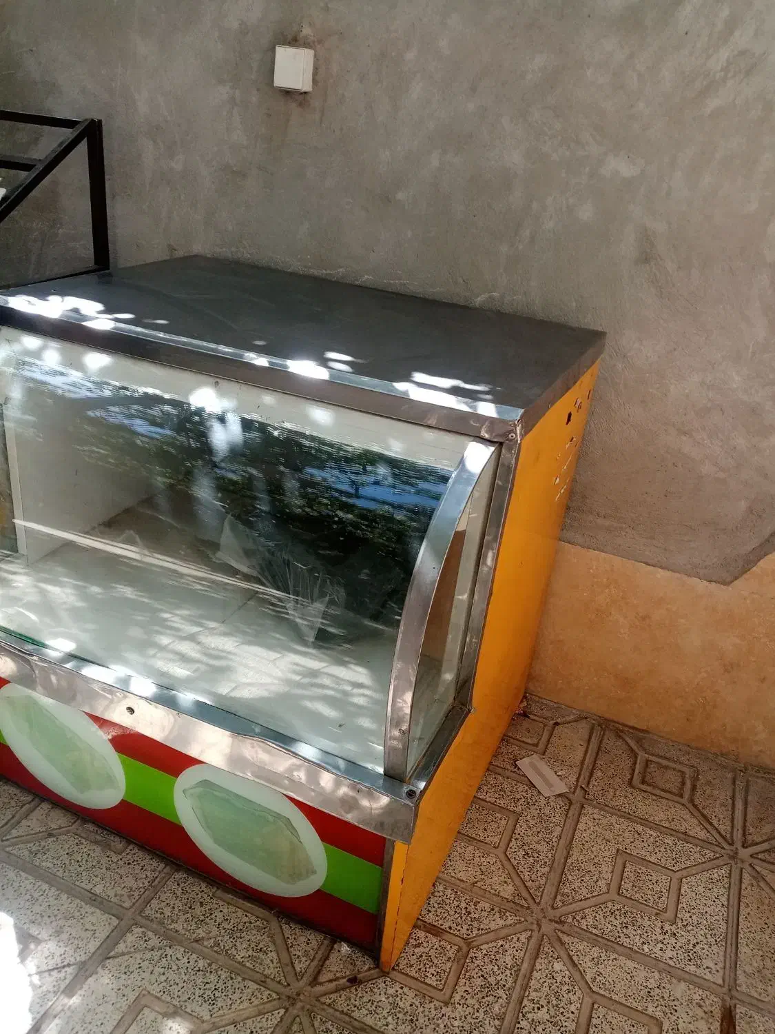 جاآجیلی امدیاف و ویترین|بوفه، ویترین، کنسول|سربیشه, |دیوار