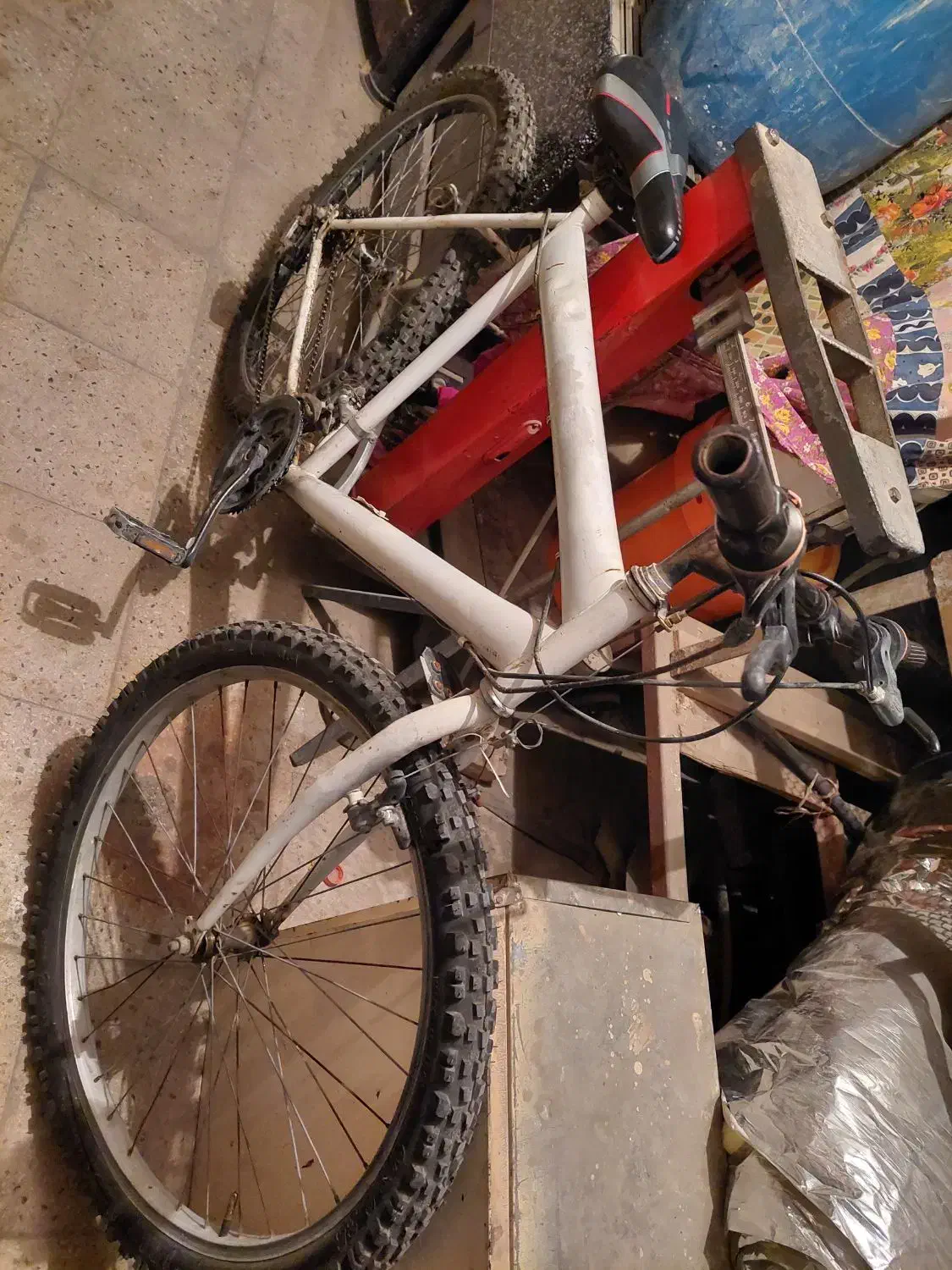 دوچرخه ۲۶ سفید قرص و محکم|دوچرخه، اسکیت، اسکوتر|ورامین, ورامین|دیوار