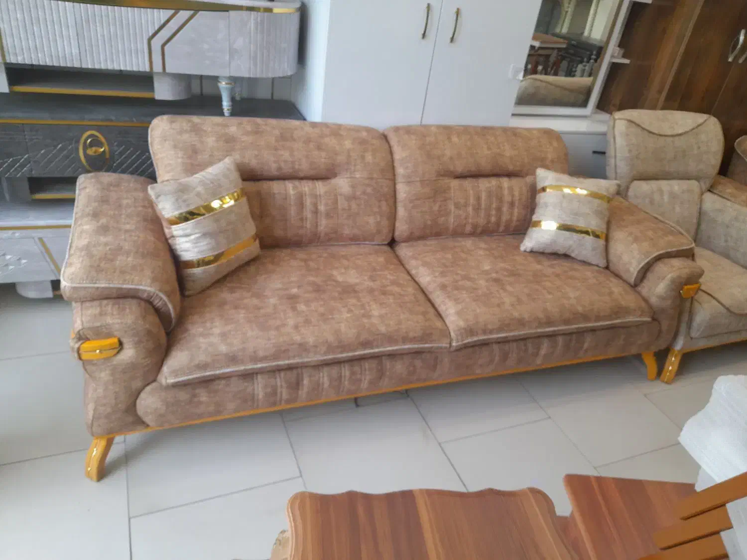 یک فروشنده آقا سن از ۲۰تا۳۰|استخدام خدمات فروشگاه و رستوران|نجفآباد, باغ ملی|دیوار