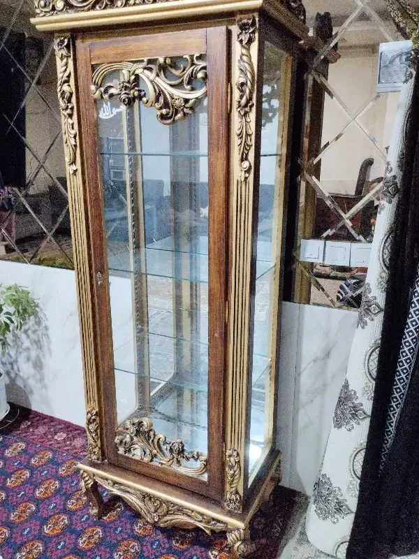 گنجه تمیز وبدون خط رنگ طلایی|بوفه، ویترین، کنسول|قائن, |دیوار