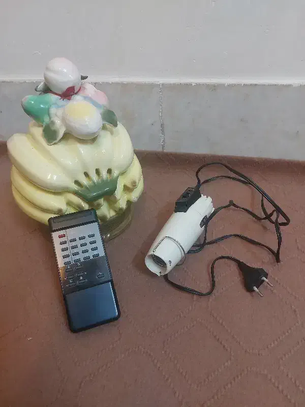 کنترل تلویزیون و سشوار و شکلات‌خوری|صنایع دستی و سایر لوازم تزئینی|خمینی‌شهر, |دیوار