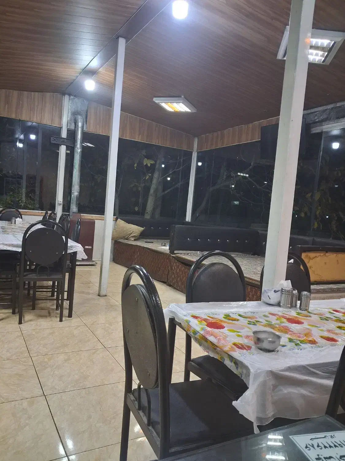 اکیپ دو یا سه نفره جهت کار در رستوران|استخدام خدمات فروشگاه و رستوران|بلده, |دیوار