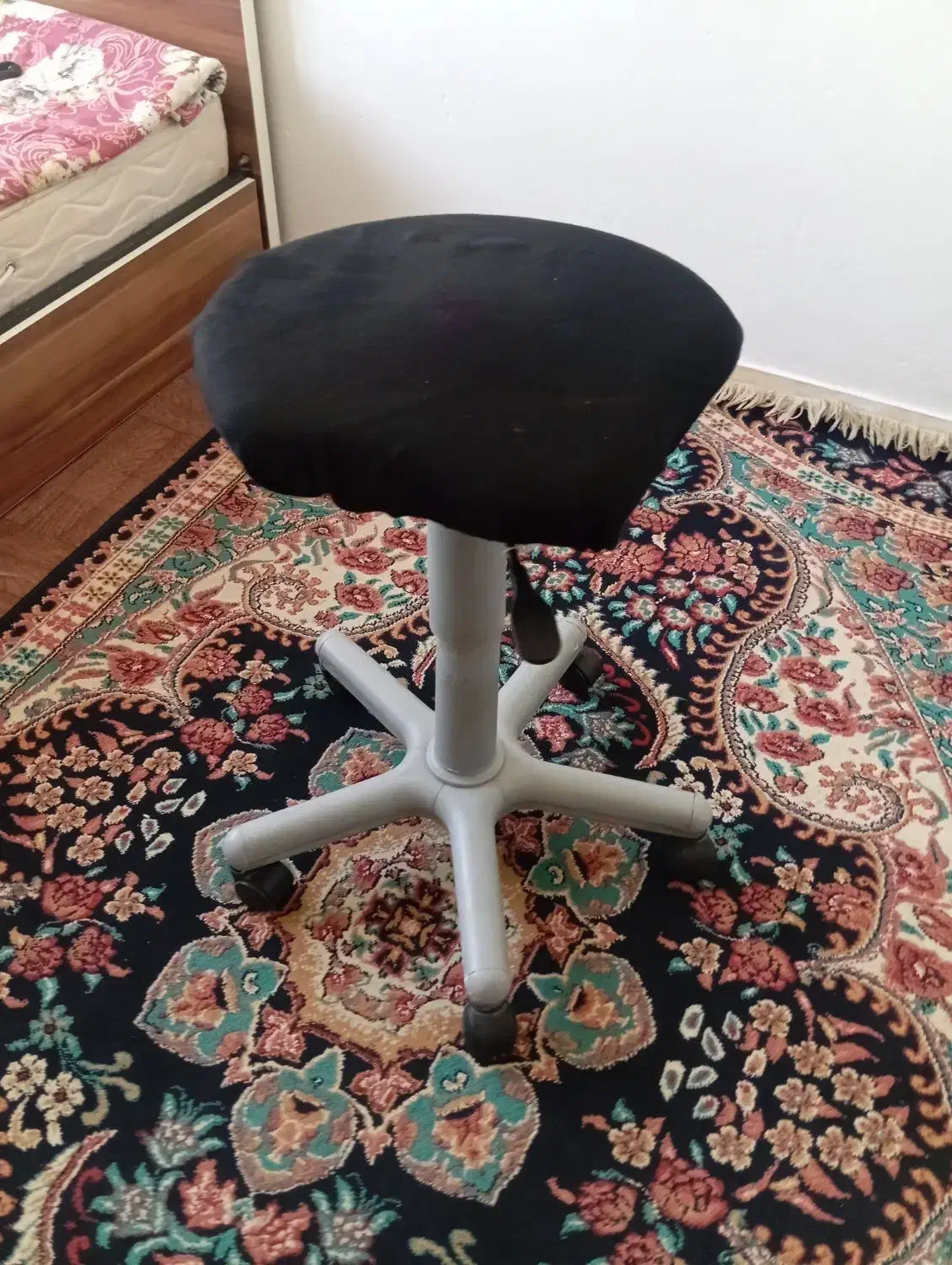 صندلی|صندلی و نیمکت|رباط‌کریم, مسکن مهر آبشناسان|دیوار