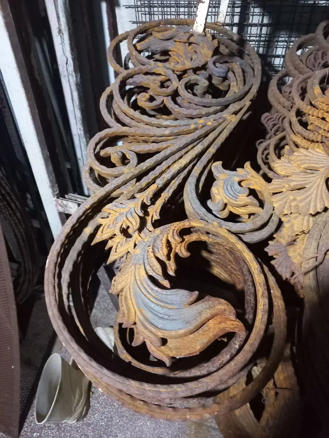 گل فرفورژه آهنی نرده ودرب|مصالح و تجهیزات ساختمان|کومله, |دیوار