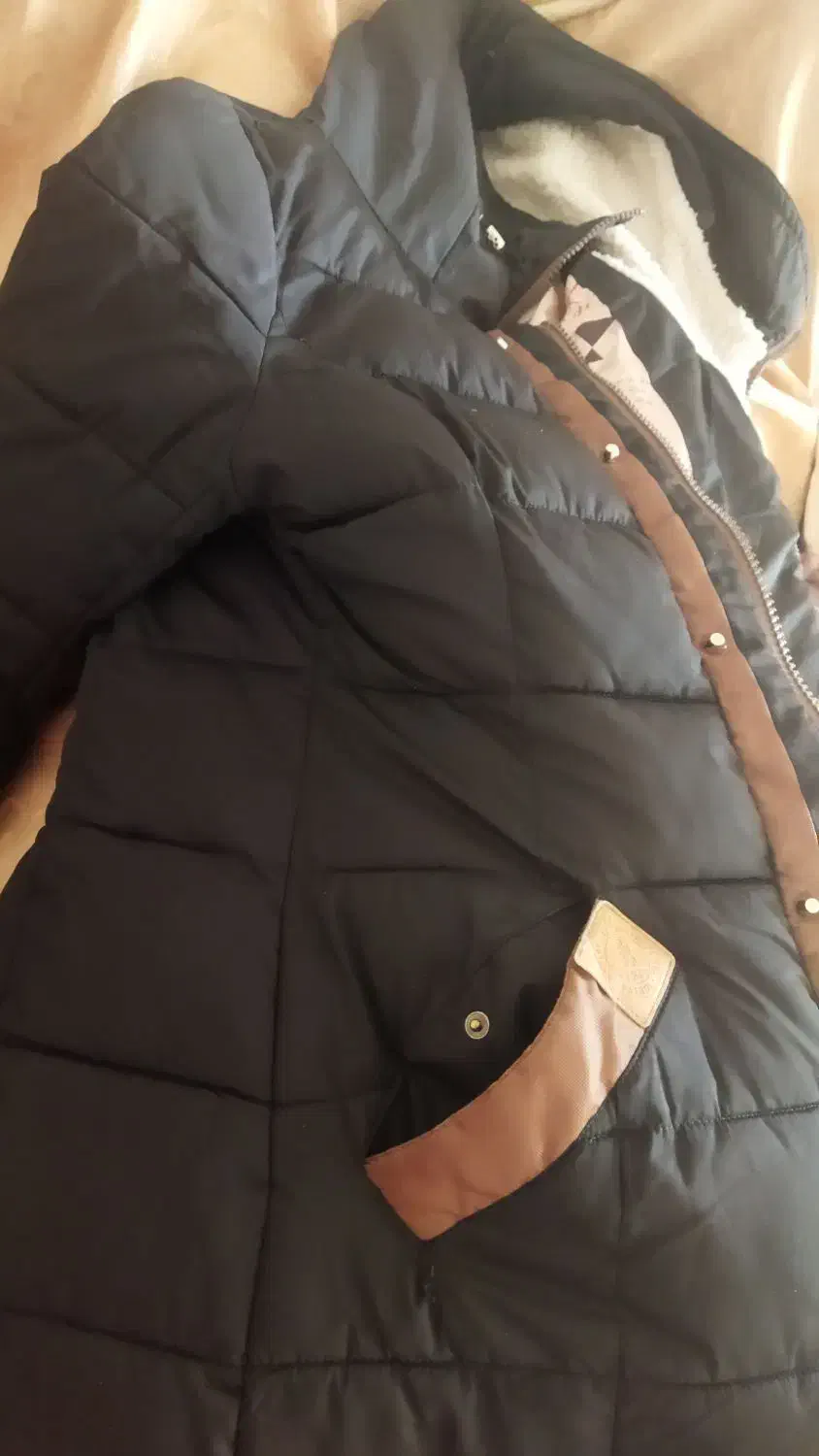 کاپشن دخترونه|لباس|صدرا-فارس, فاز ۲|دیوار