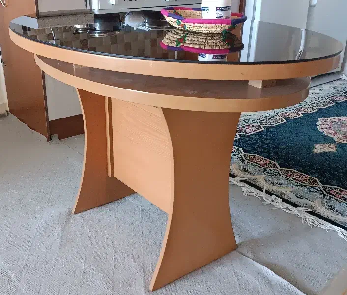 میز ناهار خوری بیضی ۴نفره سالم|میز و صندلی غذاخوری|اراک, |دیوار