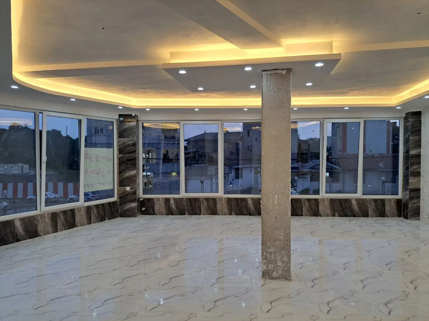 اجاره واحد تجاری دوبلکس بر خیابان اصلی|اجارهٔ مغازه و غرفه|رشت, چمارسرا|دیوار