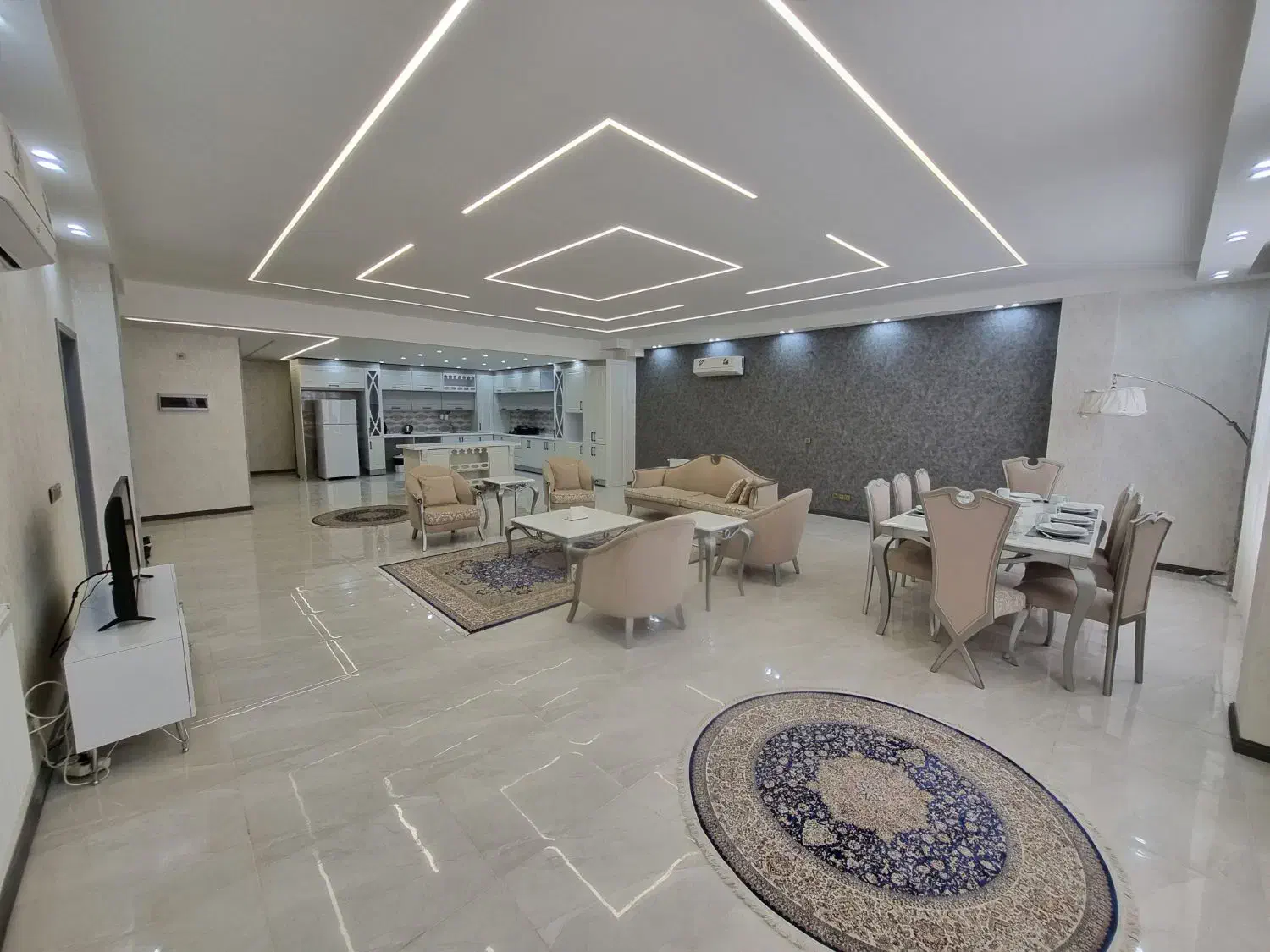 مبله-لوکس-شیک|اجارهٔ کوتاهمدت آپارتمان و سوئیت|شیراز, فرهنگ شهر|دیوار