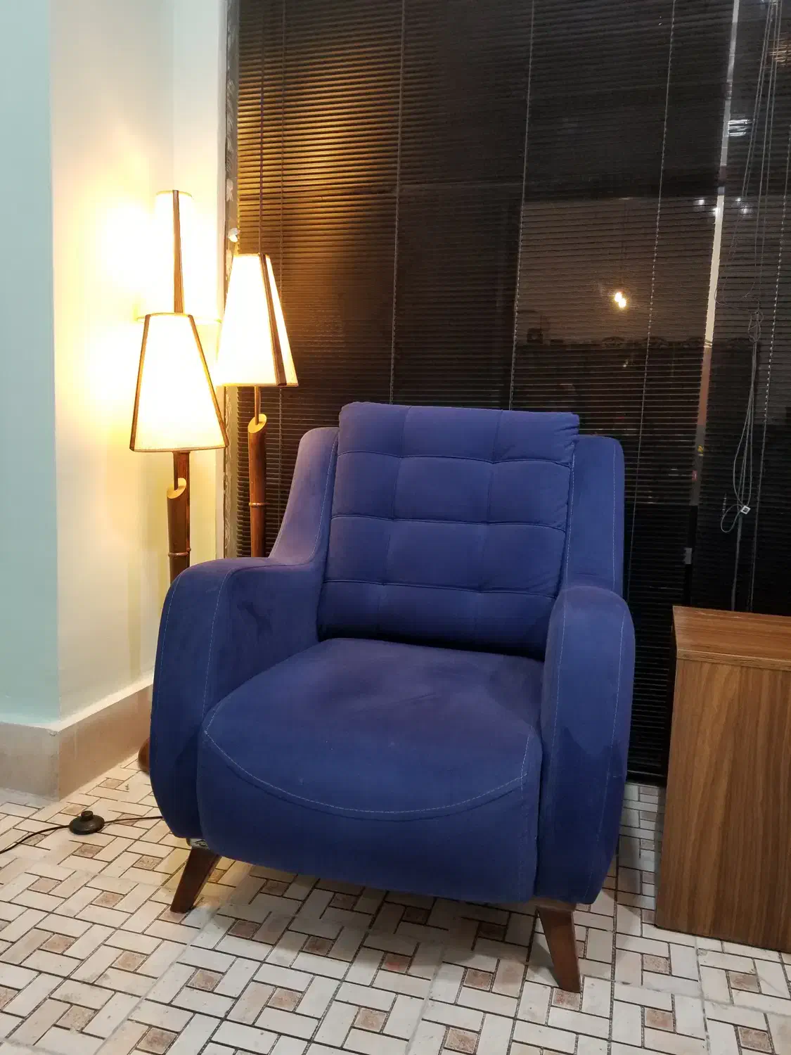 مبل ۴ نفره|مبلمان خانگی و میز عسلی|کرج, کوی زنبق|دیوار