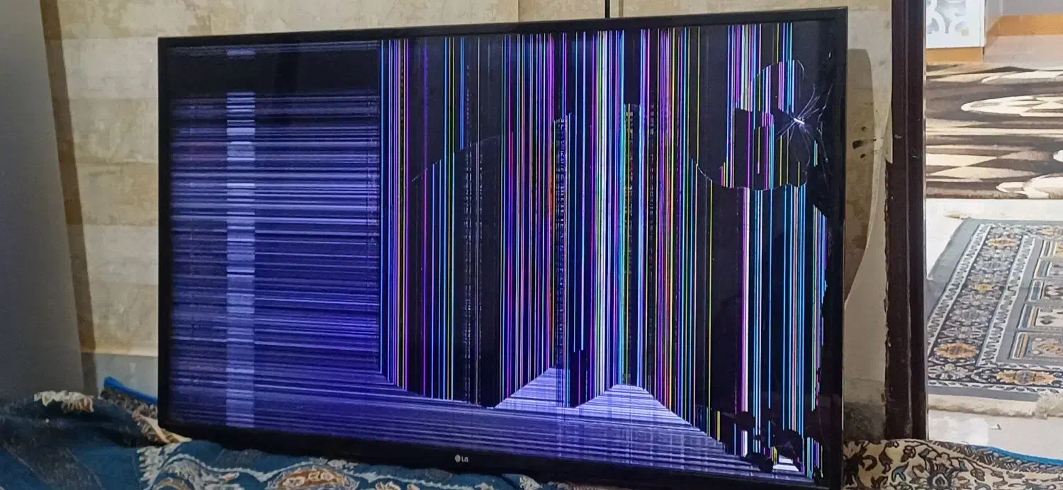 تلویزیون شکسته ال جی|تلویزیون و پروژکتور|آبادان, |دیوار