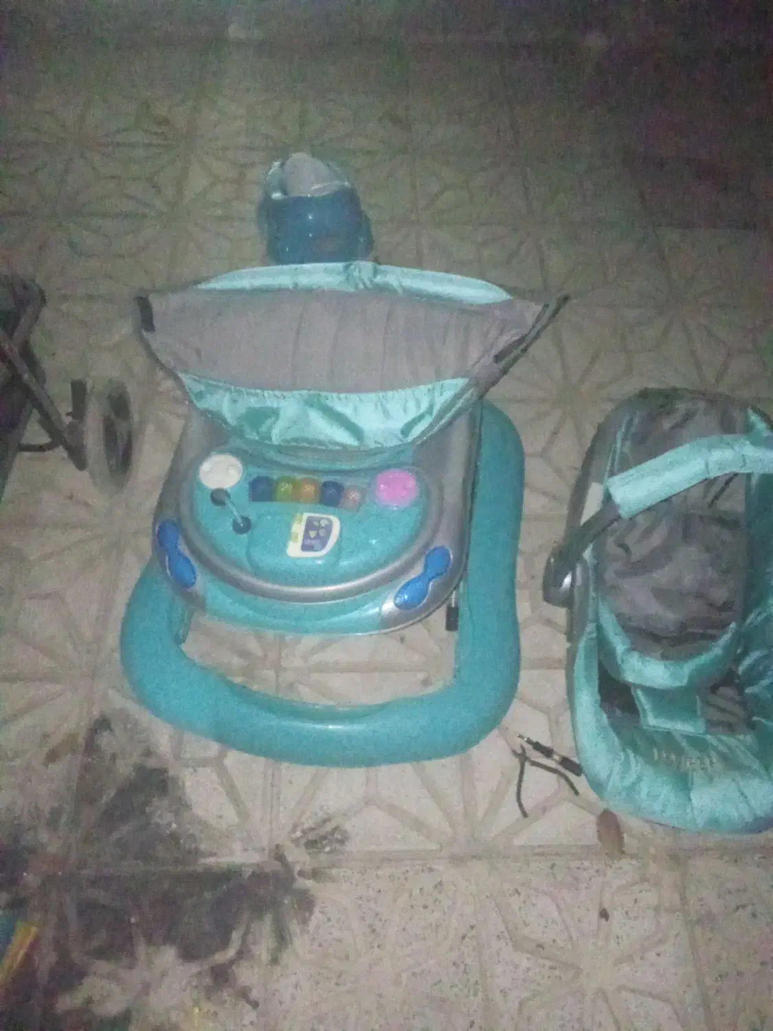 کریر کالسکه و روروک در حد نو|کالسکه و لوازم جانبی|ساوه, |دیوار