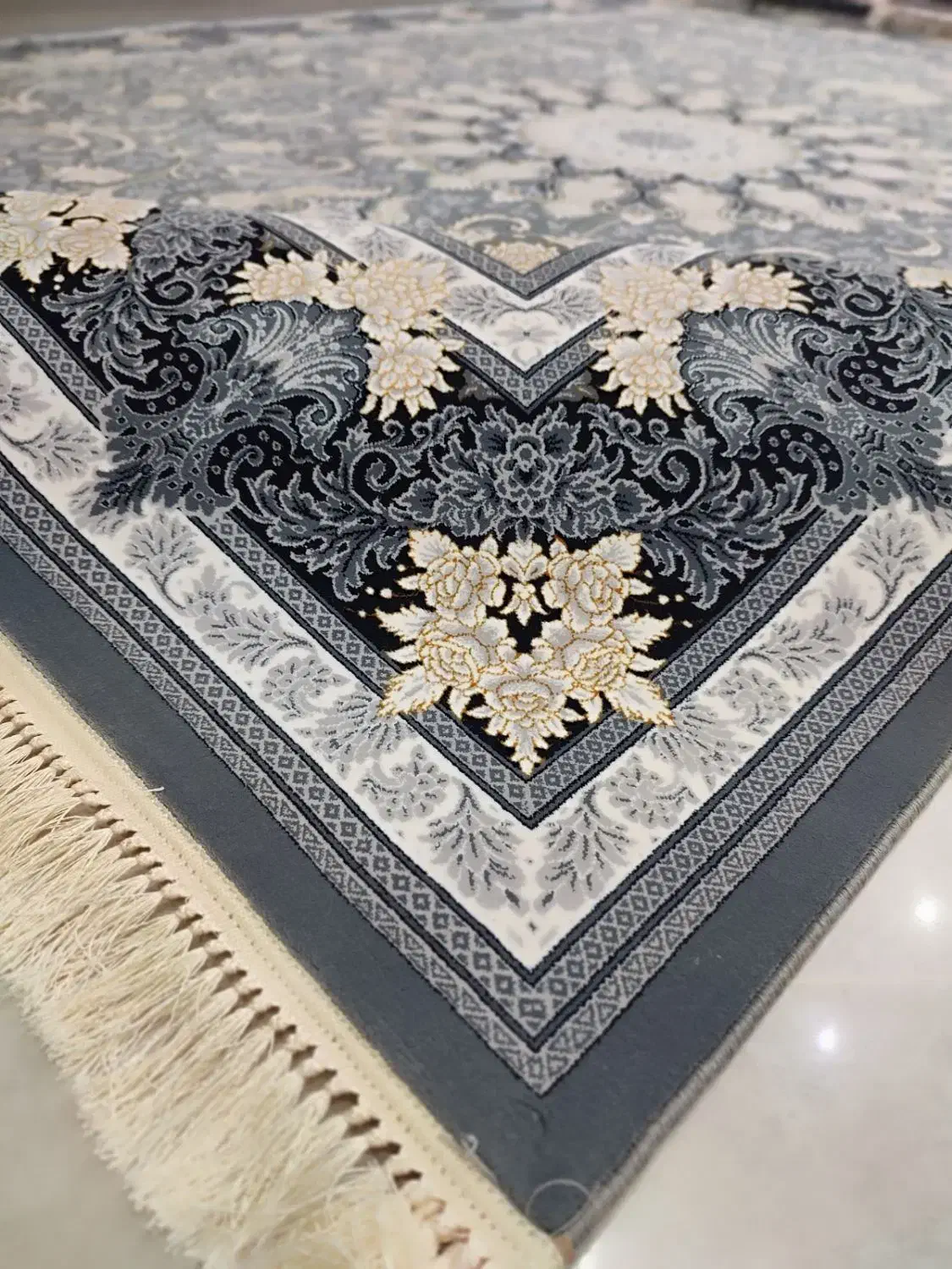 9متری 700شونه|فرش|اصفهان, شهید رجایی|دیوار